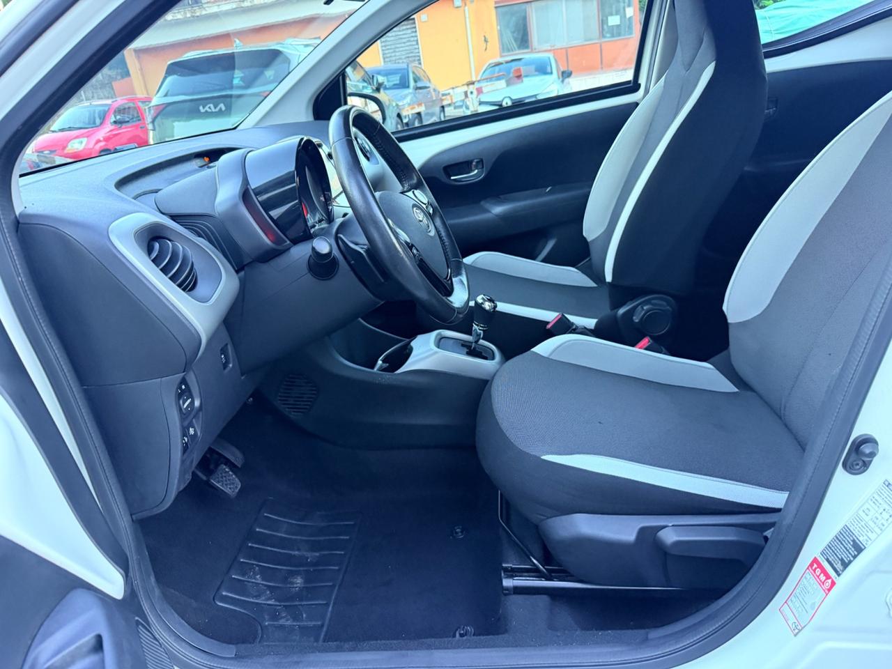 Toyota Aygo 1.0 VVT-i 69 CV 5 porte x-play TSS MMT
