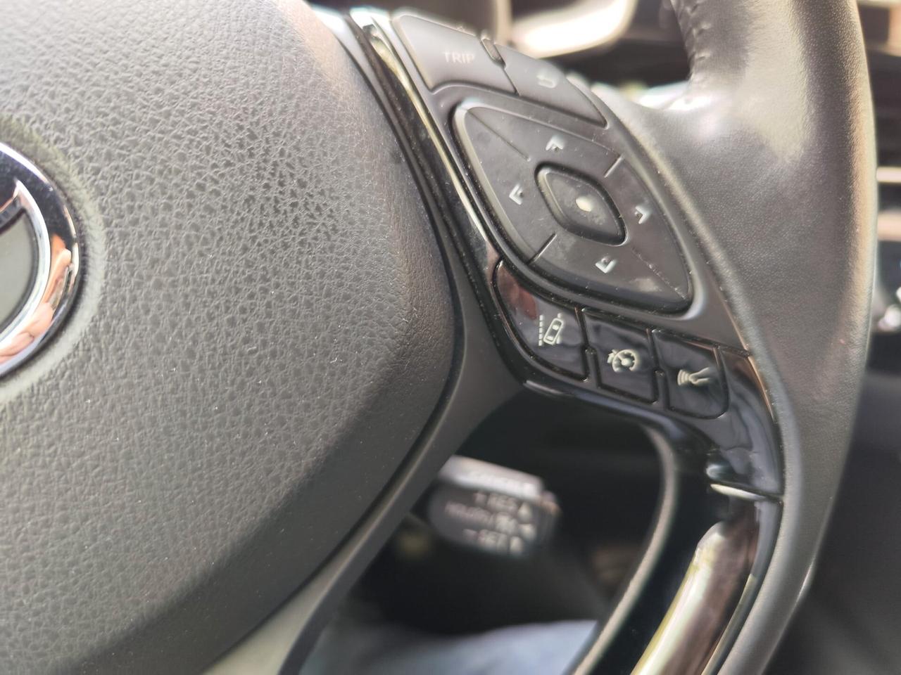 Toyota C-HR 1.8 Hybrid Business