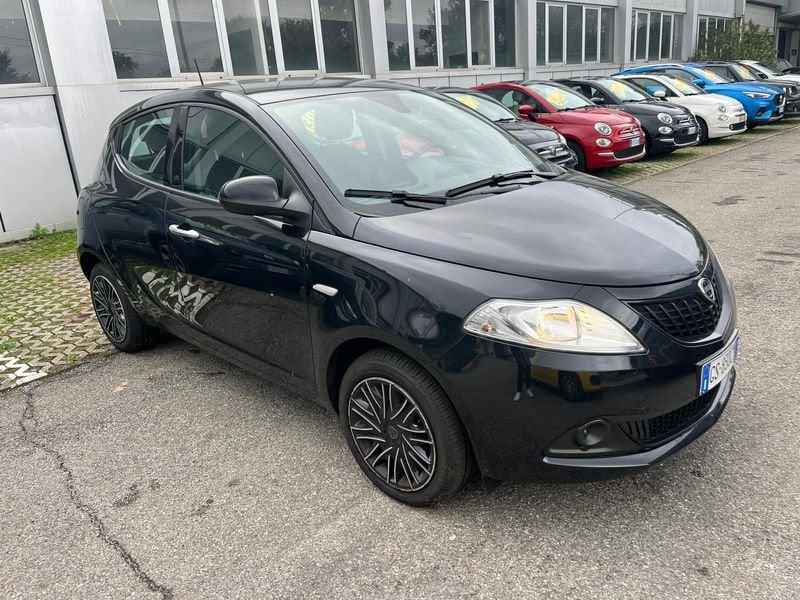 Lancia Ypsilon Ypsilon 1.0 FireFly 5 porte S&S Hybrid Silver Plus