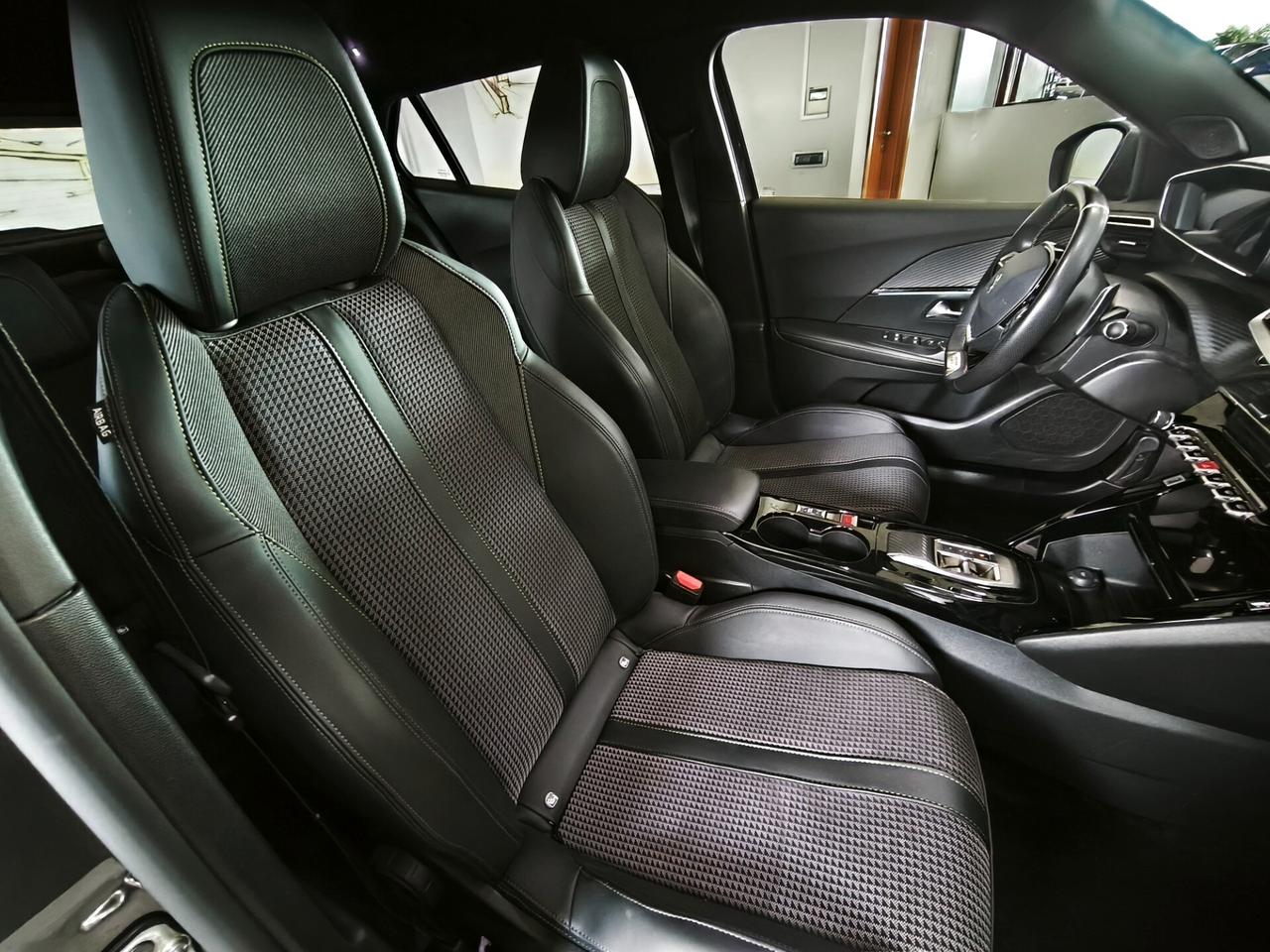 Peugeot 2008 BlueHDi 130 S&S EAT8 GT