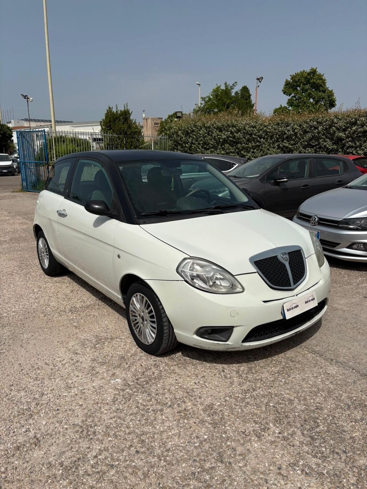 Lancia Ypsilon 1.2 Argento