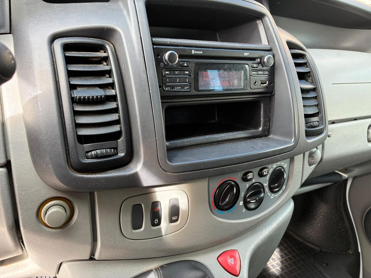 OPEL VIVARO 9POSTI 2.0 DCI PASSO LUNGO - GANCIO TRAINO
