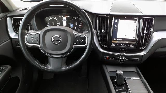 VOLVO XC60 B4 MILD HYBRID MOMENTUM AWD MY 2020