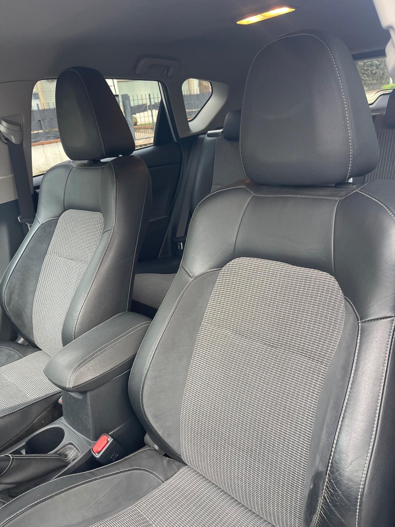 Toyota Auris 1.8 Hybrid Lounge