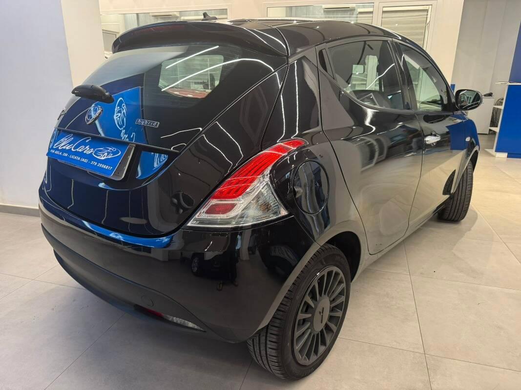 Lancia Ypsilon III 1.0 firefly hybrid Silver s&s 70cv