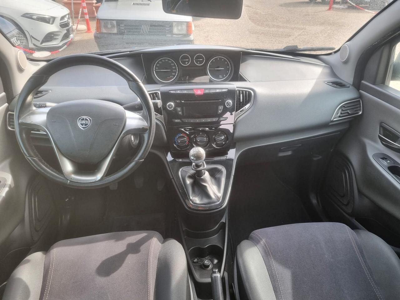 Lancia Ypsilon 1.2 Gold 69cv