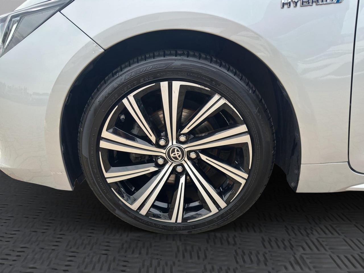 Toyota Corolla 1.8h Style cvt