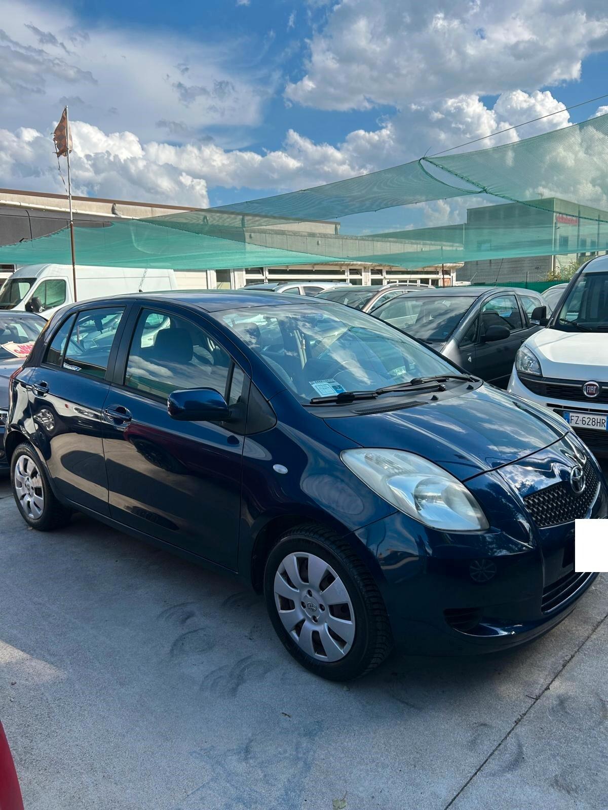 Toyota Yaris 1.0 5 porte Sol