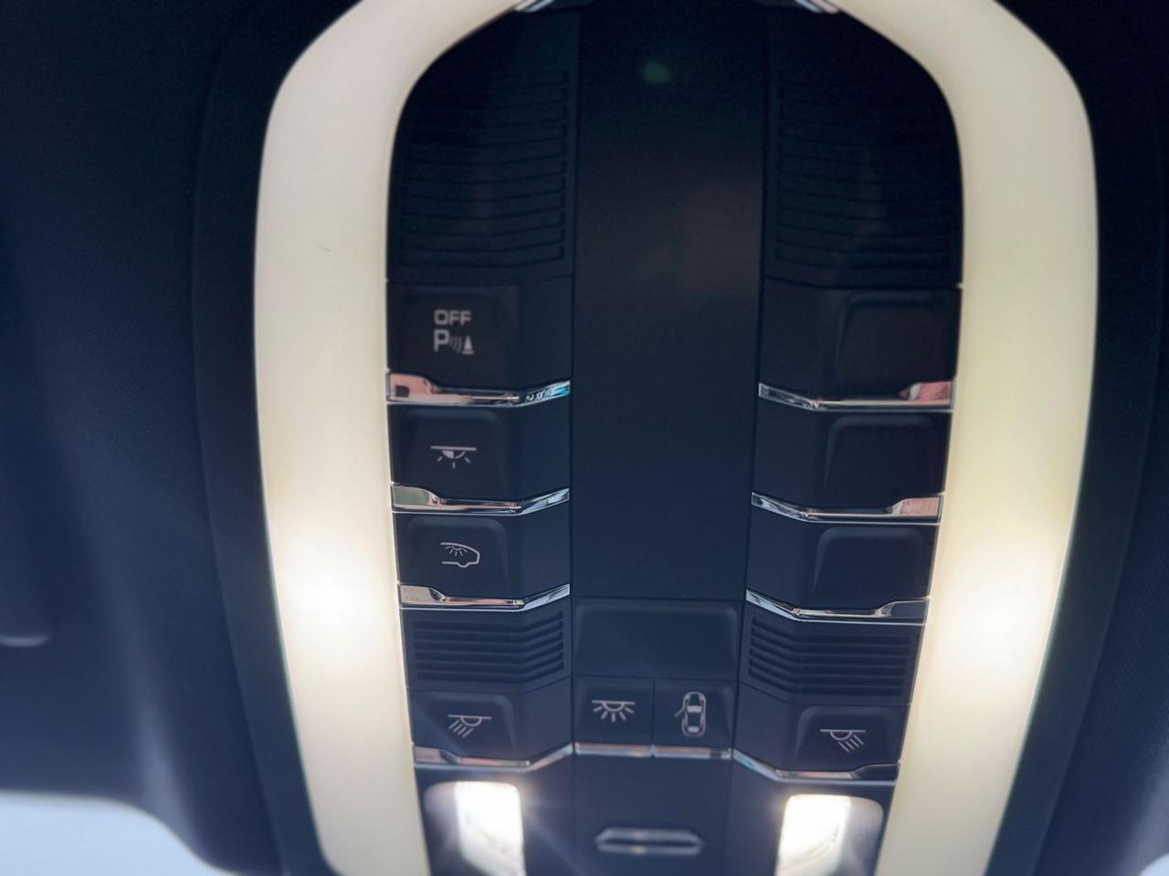 Porsche Macan -- 2.9 S #9082