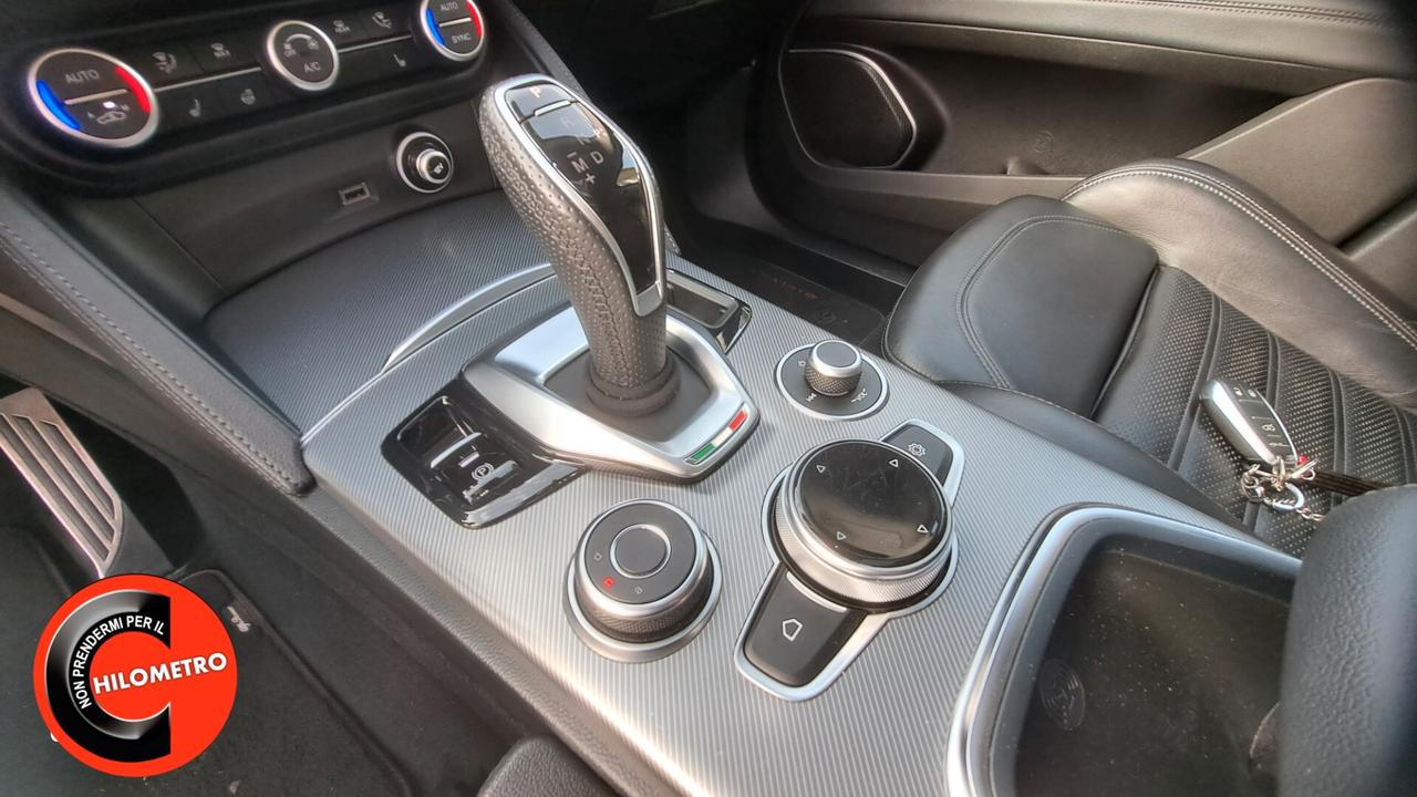 Stelvio 210 CV AT8 Q4 Veloce UNICOPRO FULL