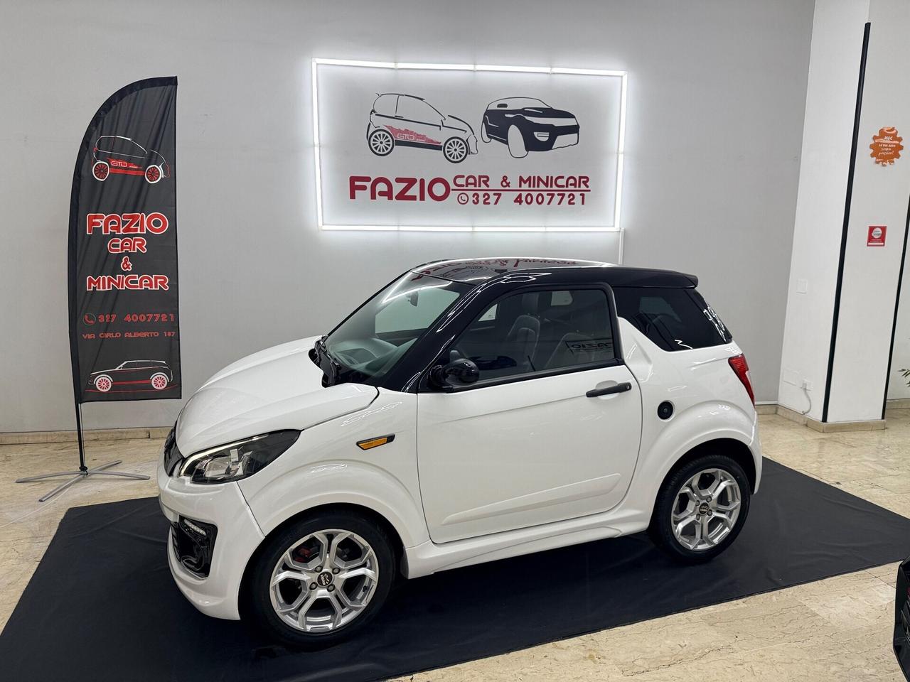 Ligier JS 50 Black & White