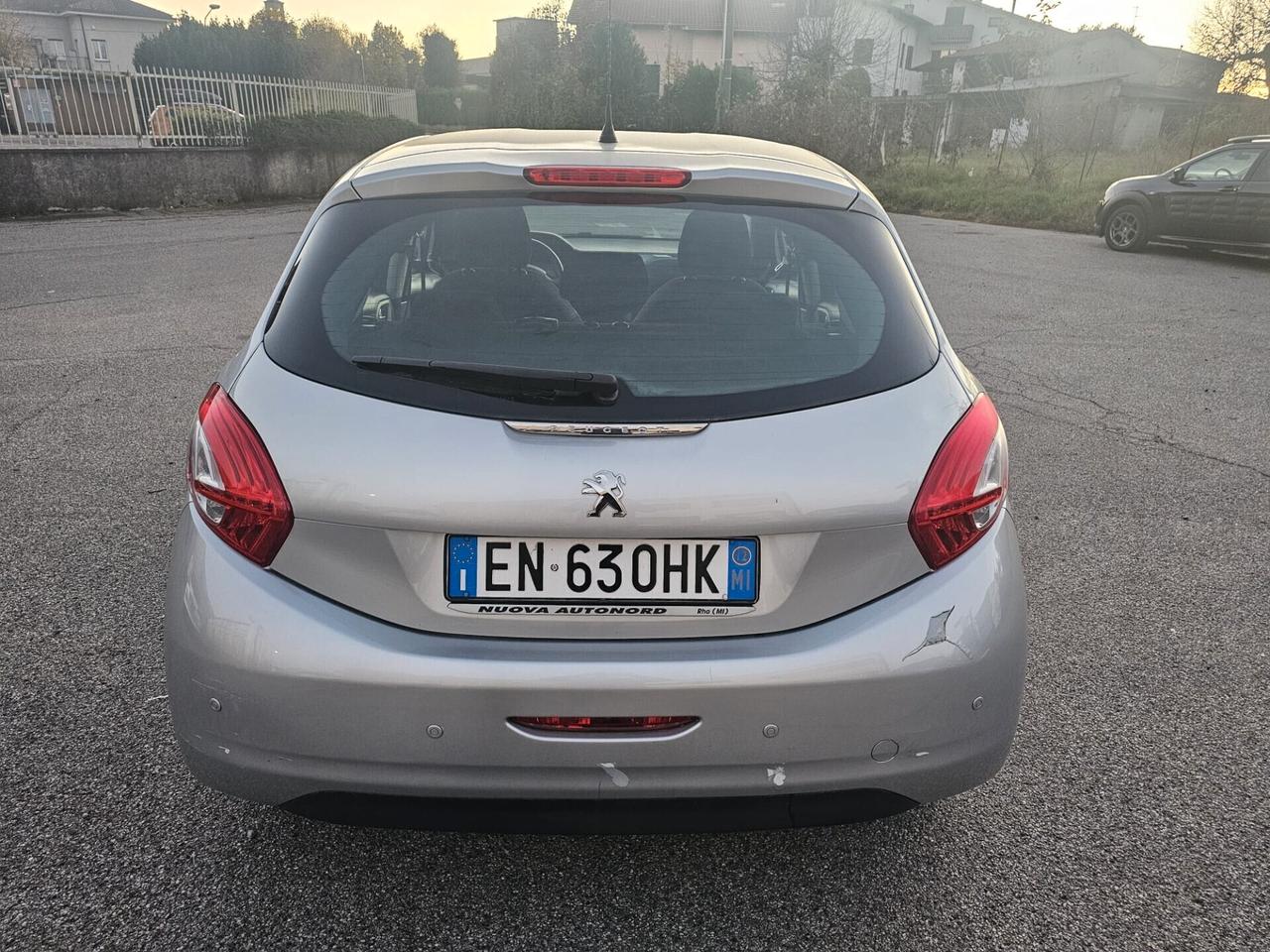 Peugeot 208 benzina