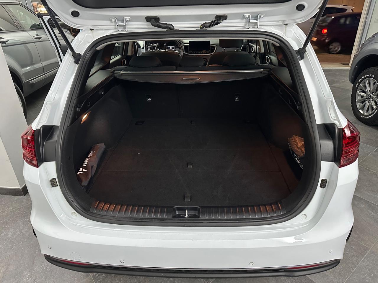 Kia Ceed 1.6 CRDi 136 CV MHEV DCT SW Business