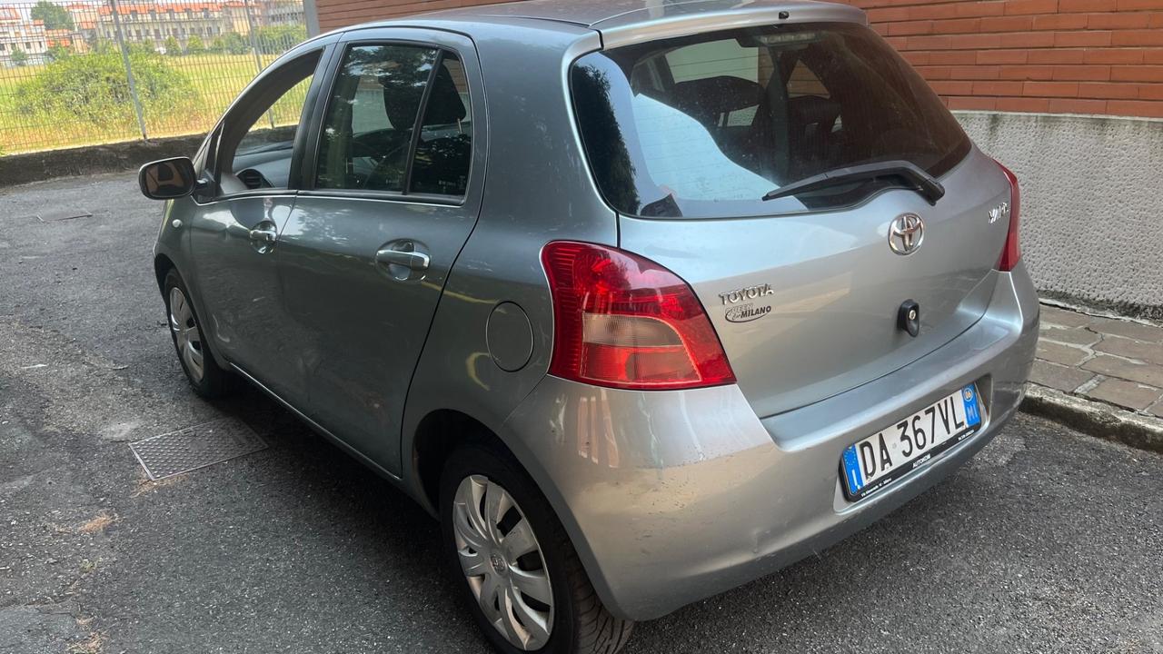 Toyota Yaris 1.0 5 porte Sol