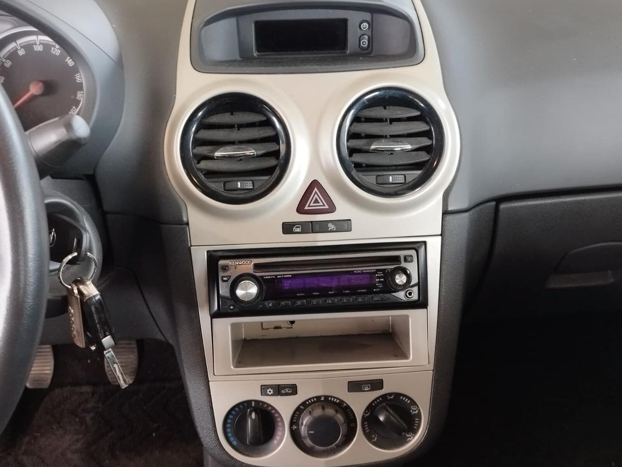 Opel Corsa 1.2 5 porte Cosmo