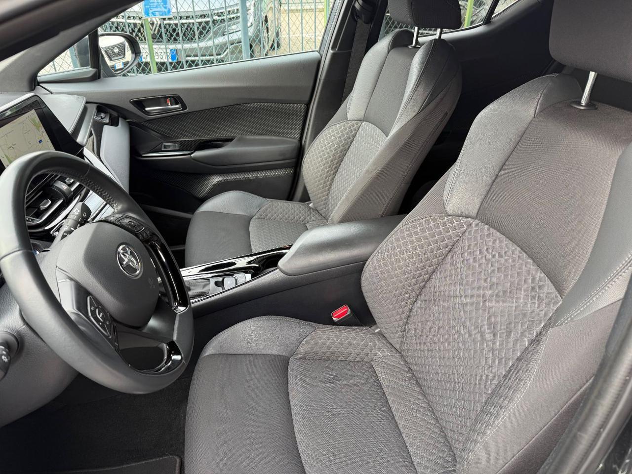 TOYOTA C-HR 1.8 Hybrid E-CVT Lounge