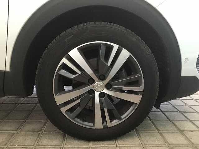 Peugeot 5008 Allure Pack 1.5 HDi 130 cv - Usata