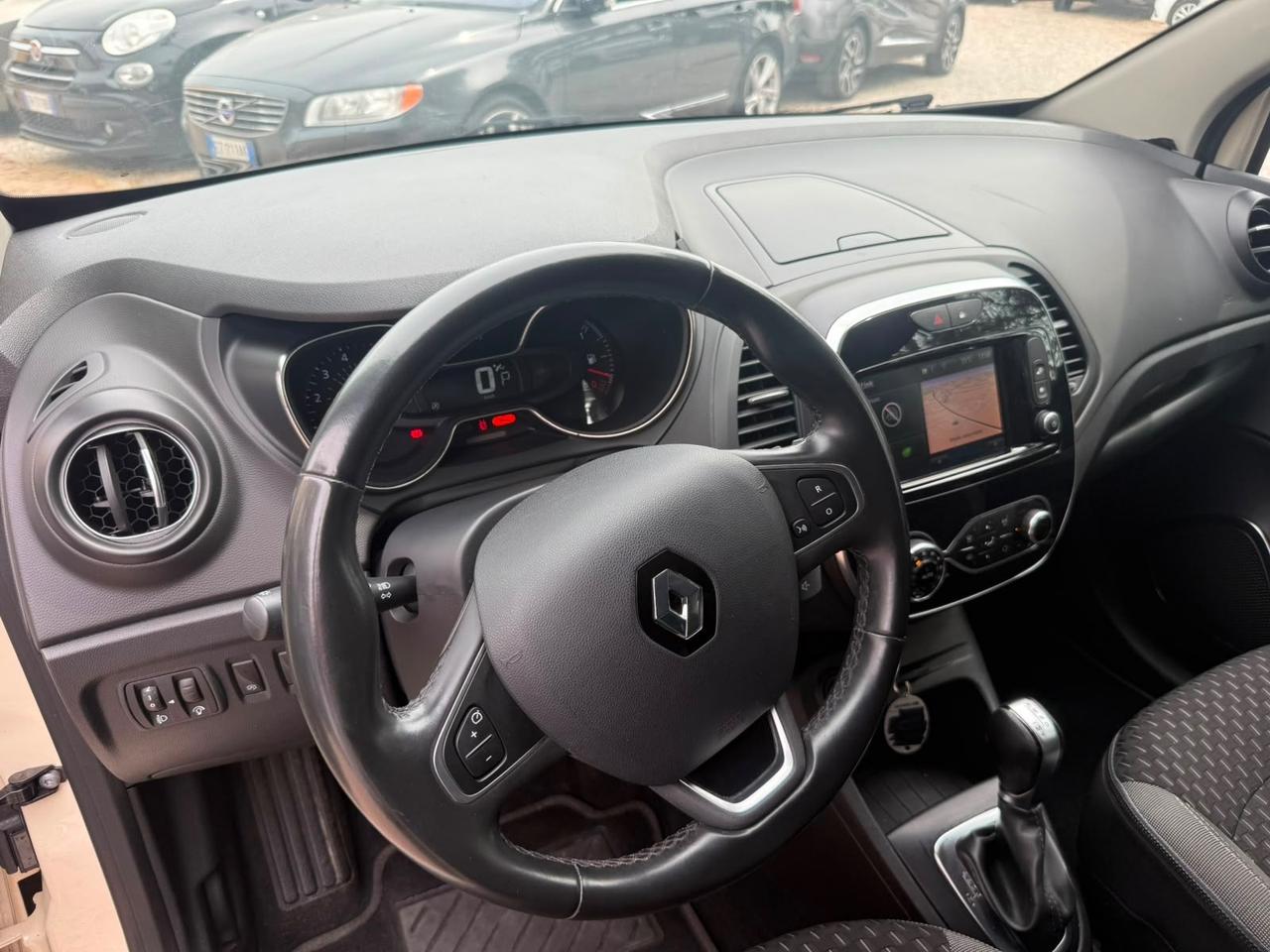 Renault Captur dCi 8V 90 CV EDC Start&Stop Energy Initiale Paris