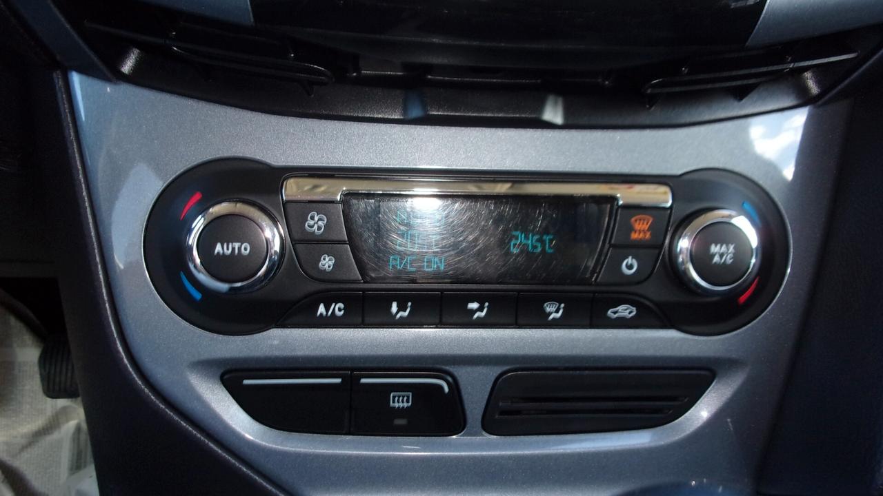 Ford Focus 1.6 120 CV GPL SW Titanium