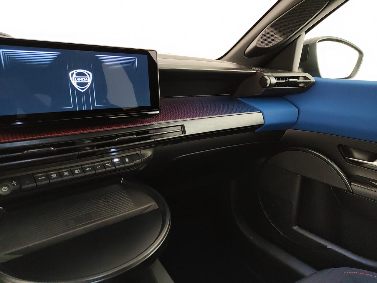 Lancia Ypsilon Hybrid e-DCT HF Line