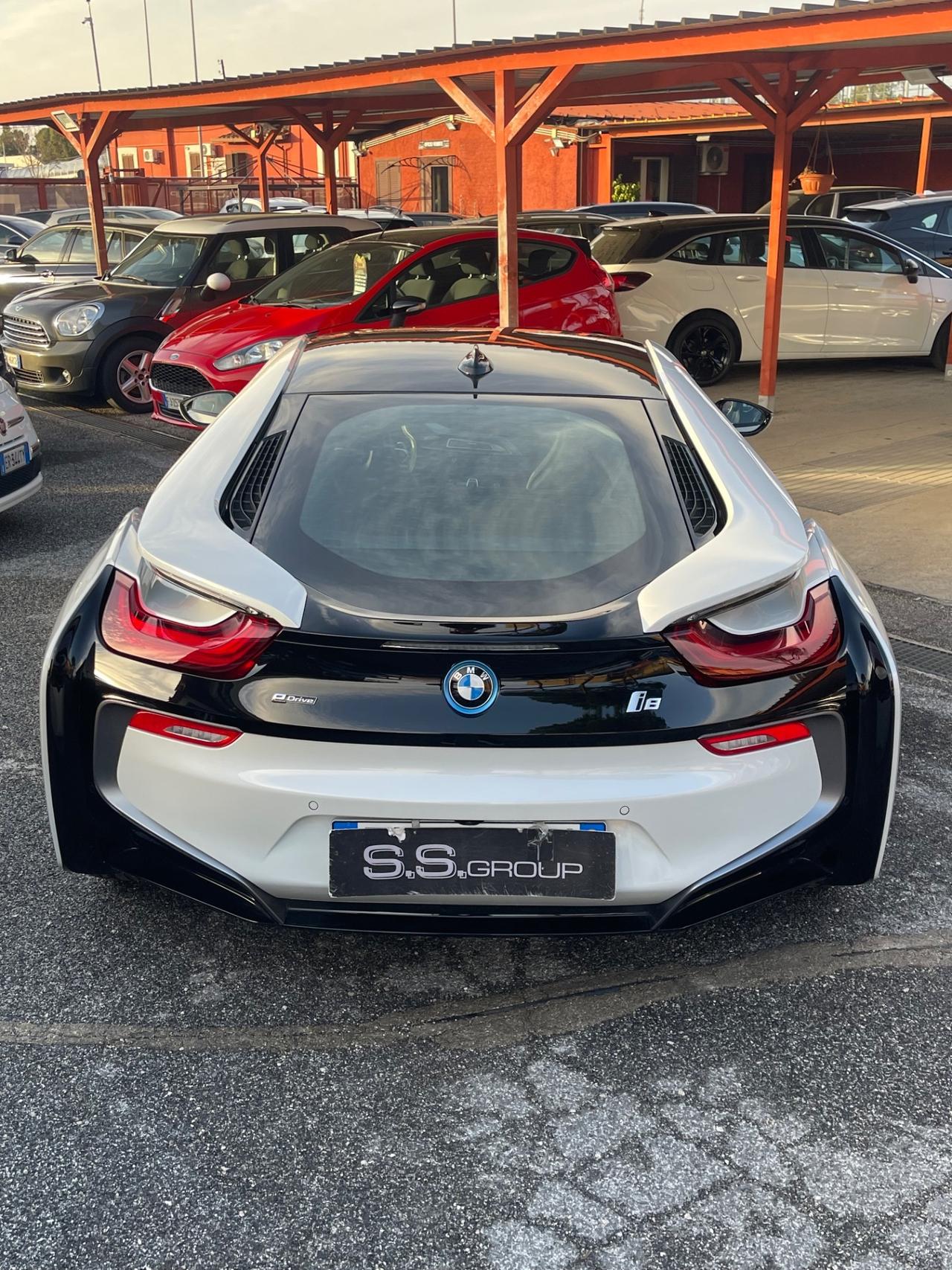 Bmw i8. (( 17 MILA KM -UNICA IN ITALIA ))