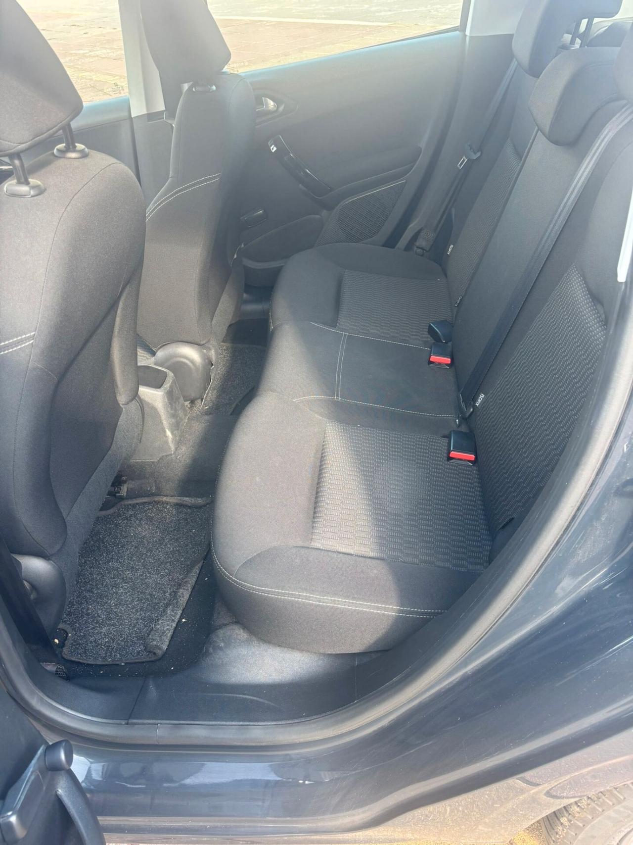 Peugeot 208 PureTech 82 5 porte Allure