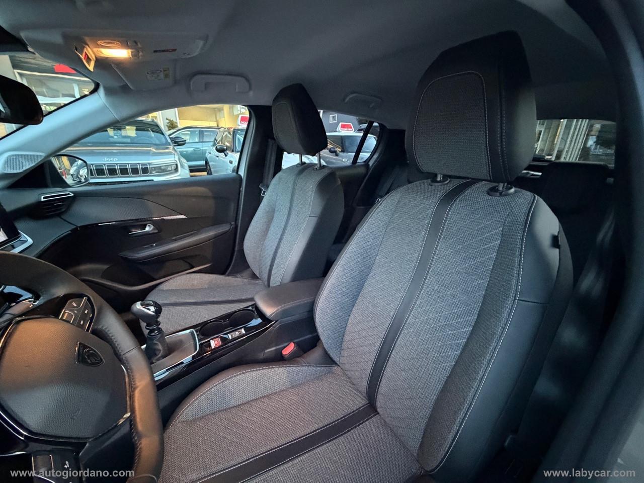 PEUGEOT 208 PureTech 100 S&S 5p. Allure PACK NAVIGATION + VISON PACK + VIIOPARK 2 + PARK DRIVE