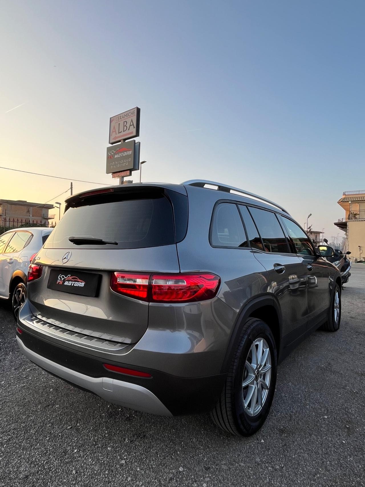 Mercedes-benz GLB 200