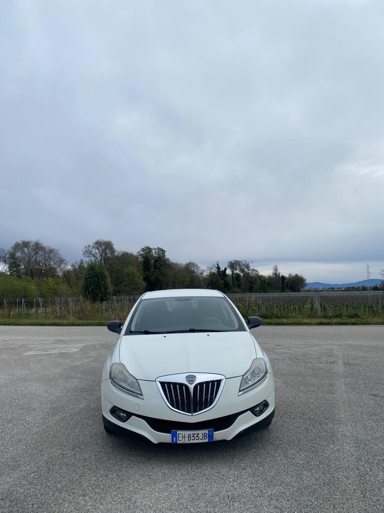 Lancia Delta 1.6 MJT DPF Silver