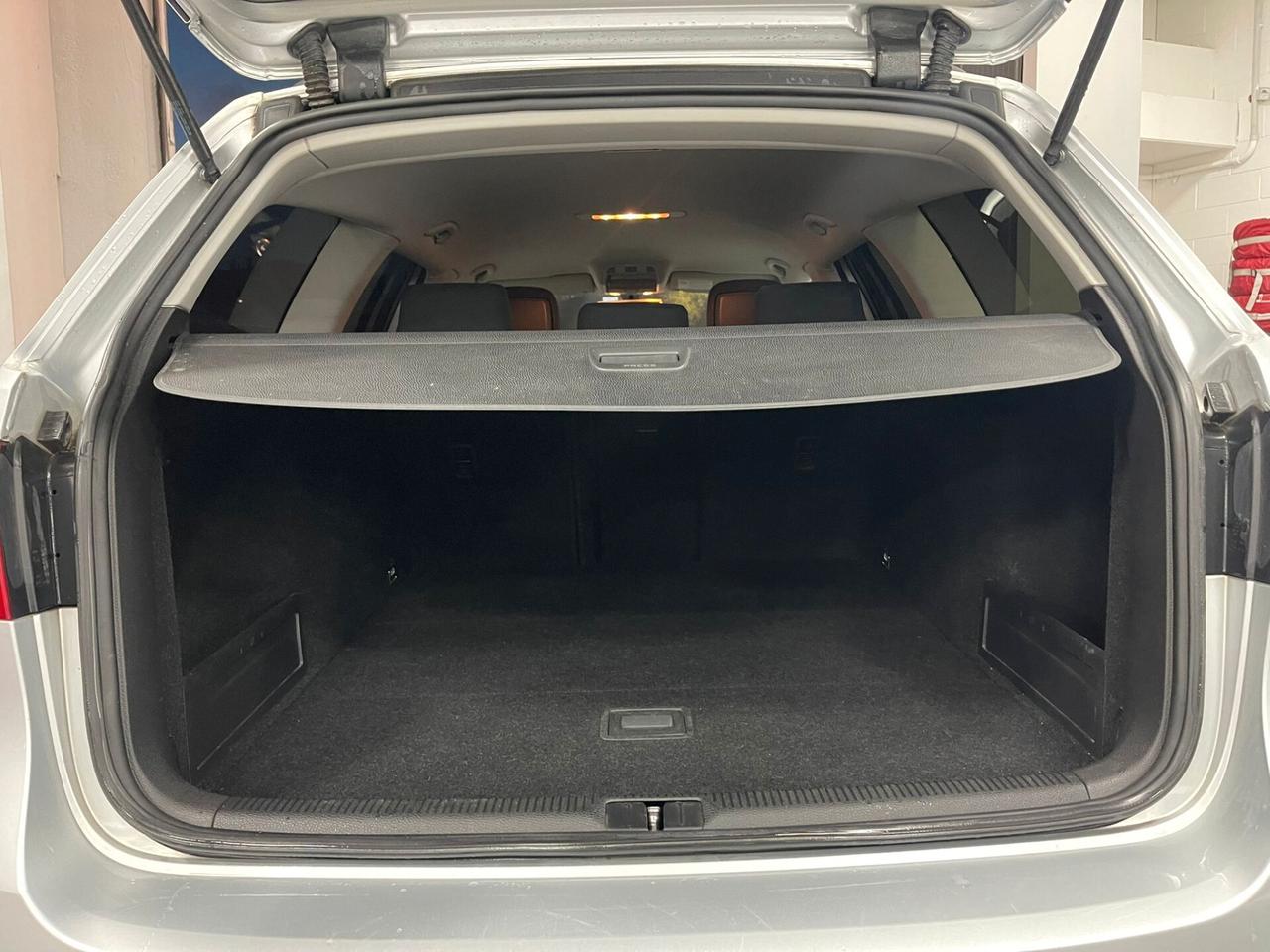 Volkswagen Golf Variant 2.0 TDI 5p. Highline BlueMotion Technology