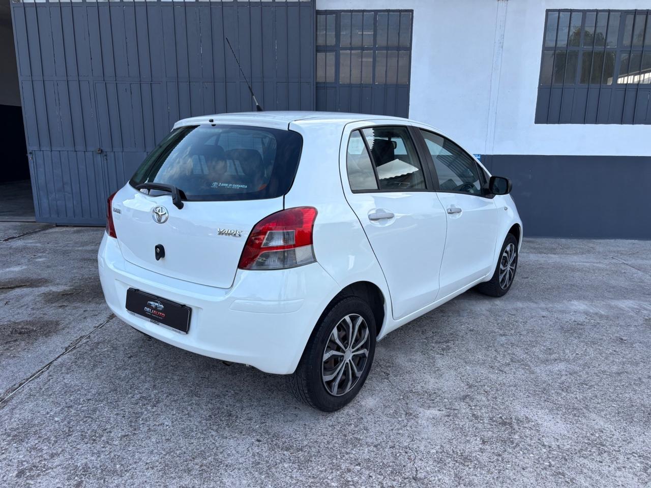 Toyota Yaris 1.0 benzina. Garanzia 12mesi. Neopatentati