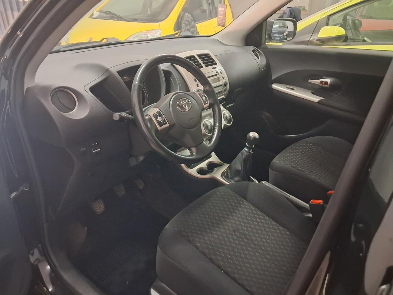 Toyota Urban Cruiser 1.4D unico prop 2009 AWD