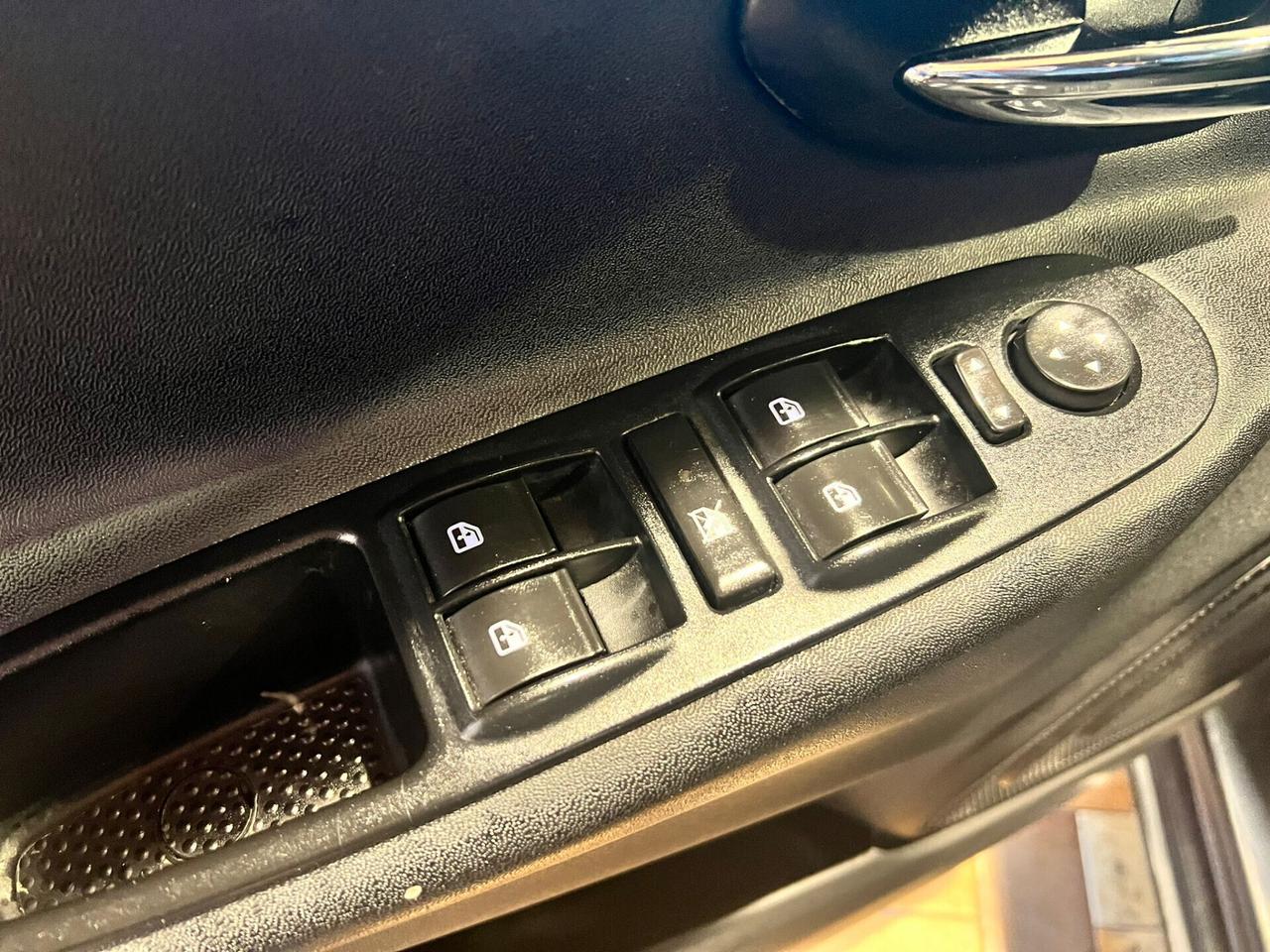 Lancia Ypsilon 1.2 69 CV 5 porte NEOPATENTATO