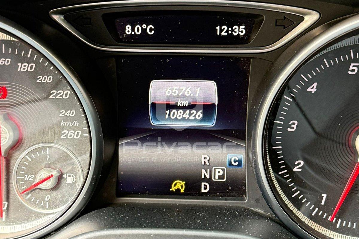 MERCEDES GLA 200 Premium