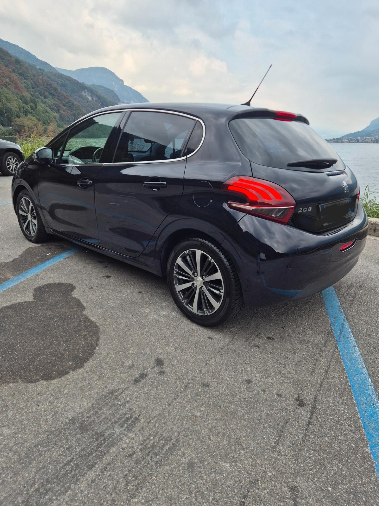 PEUGEOT 208 1.2 BENZINA ALLURE RETROCAMERA