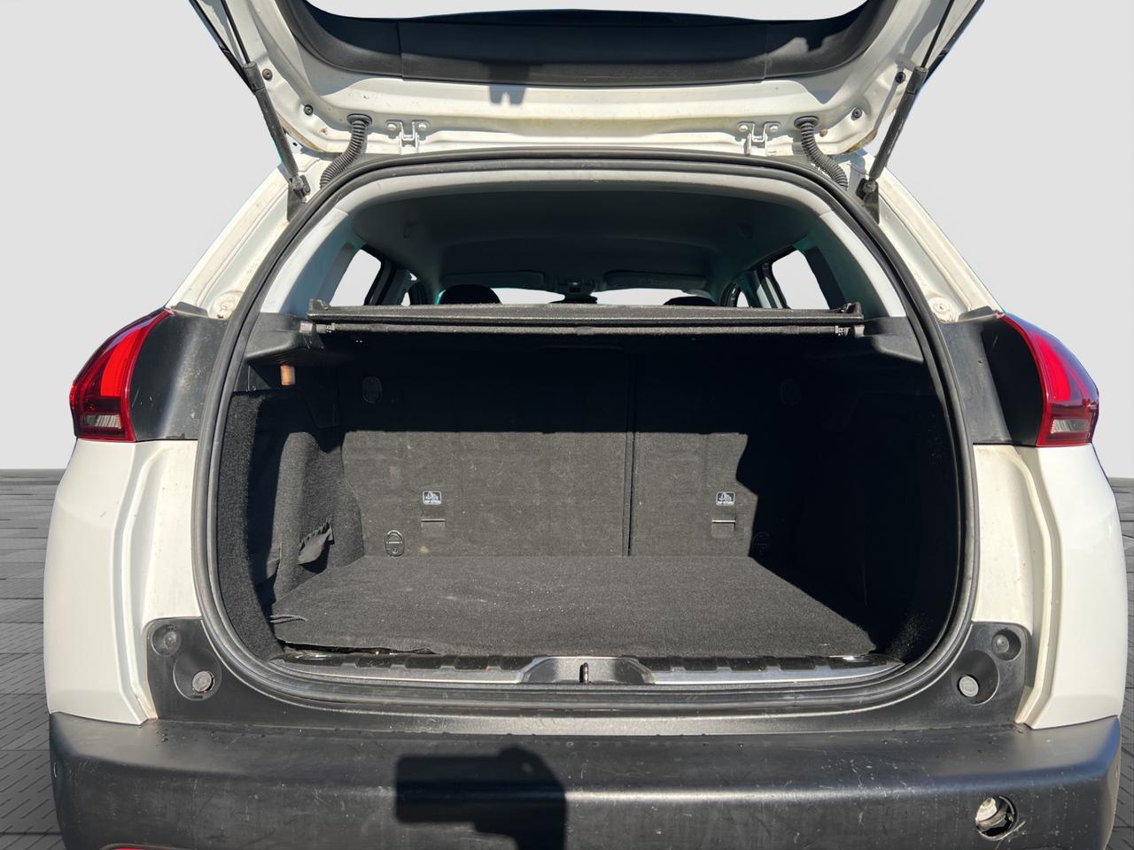 PEUGEOT 2008 BlueHDi 100 Allure