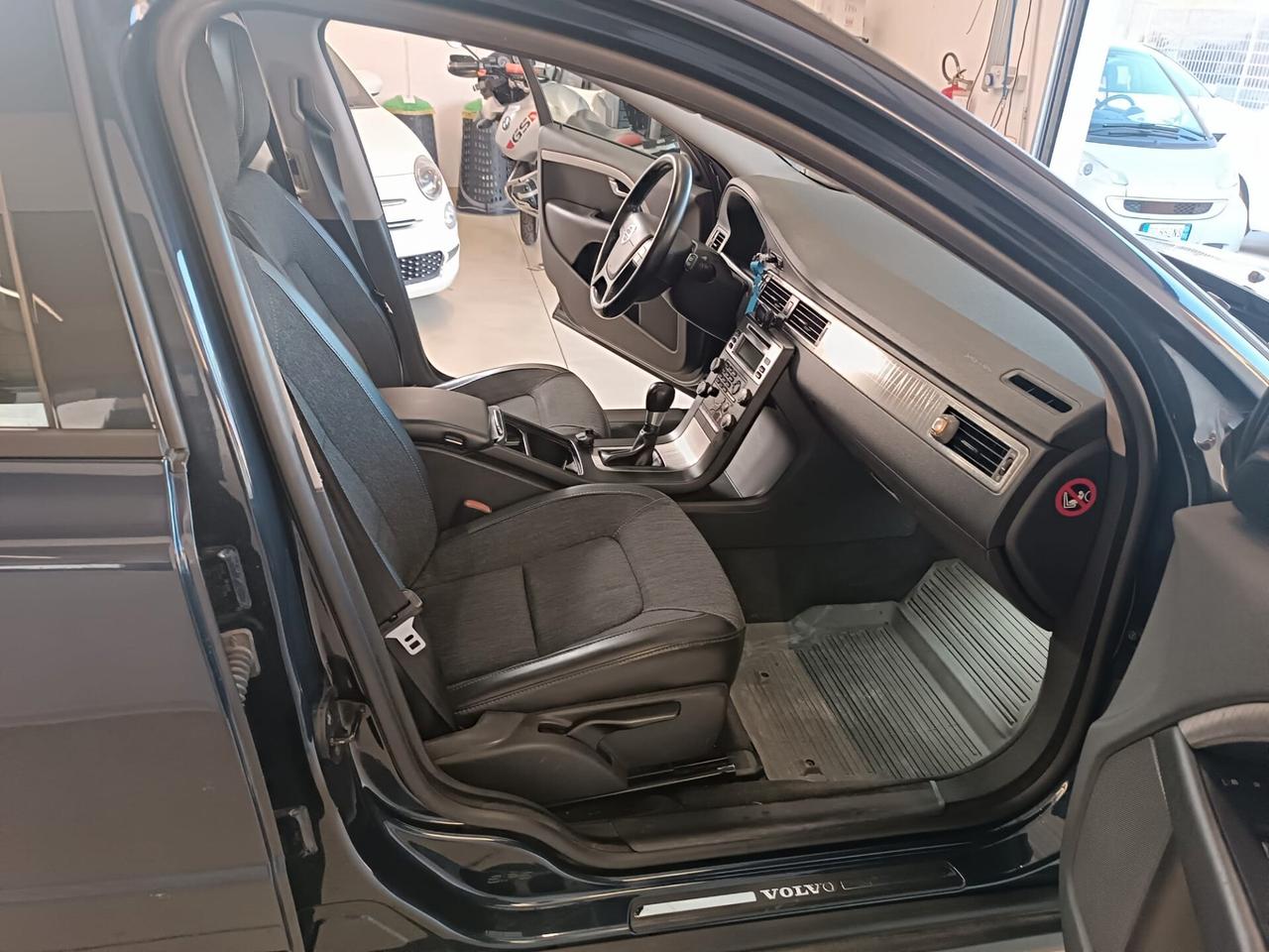 Volvo XC 70 XC70 2.4 D 175 CV FWD DRIVe Summum