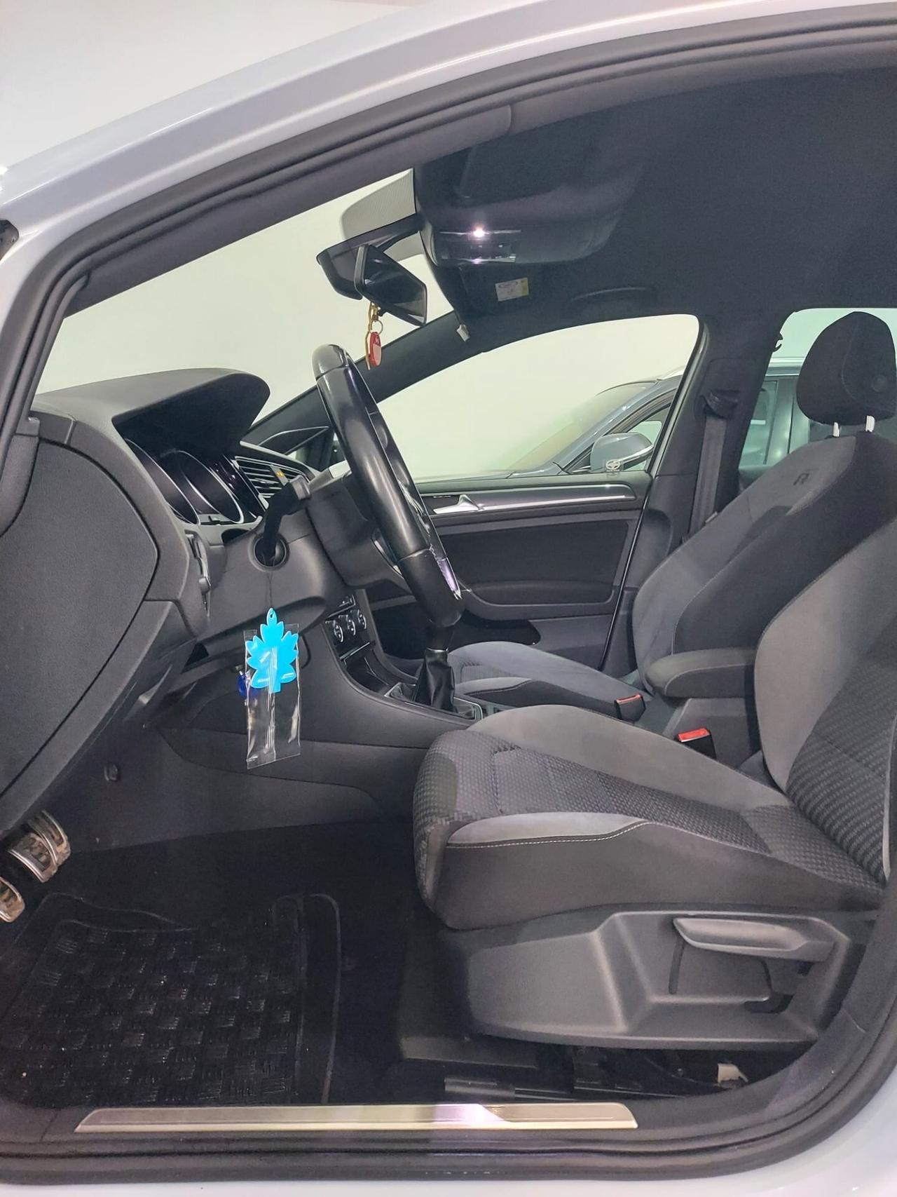 Volkswagen Golf 1.6 TDI 115 CV 5p. R-LINE 2018