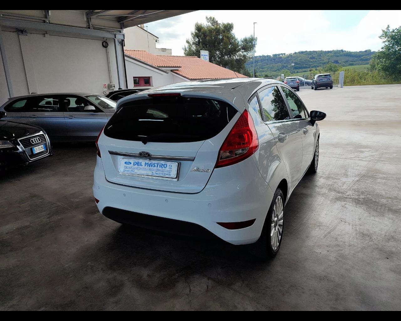 FORD Fiesta 6ª serie - Fiesta 1.4 5 porte Bz.- GPL Titanium