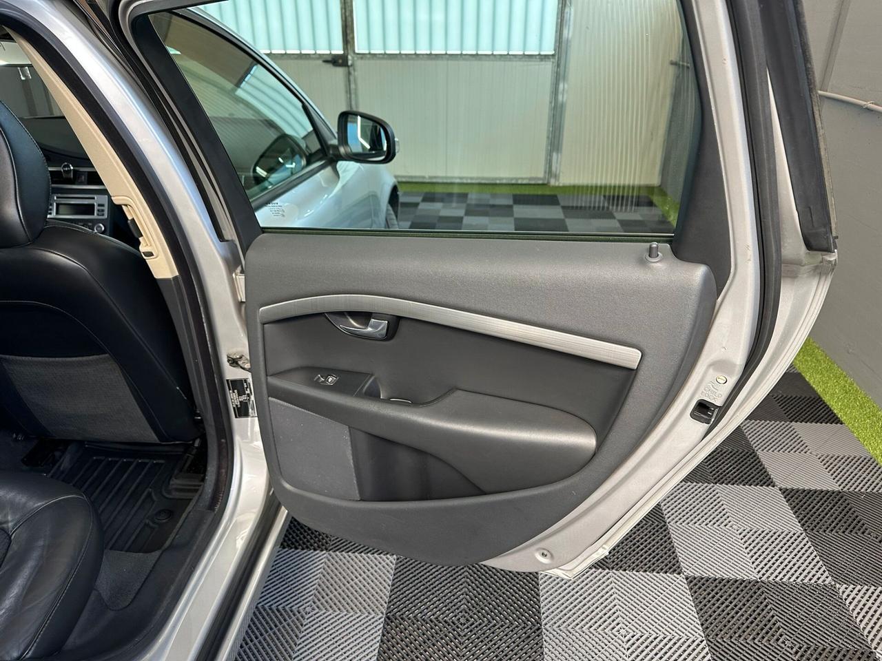 Volvo V70 2.4 D5 Momentum