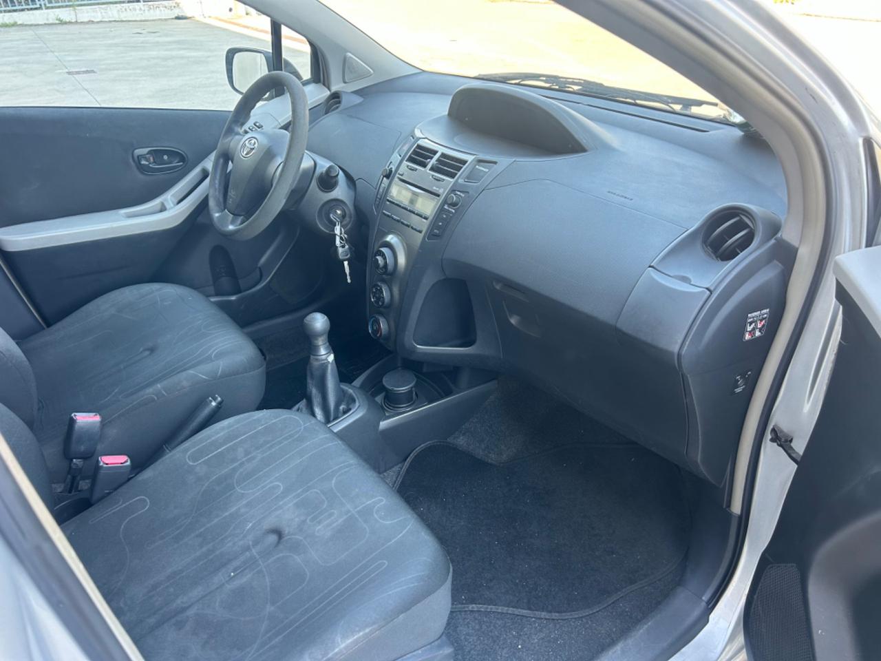 Toyota Yaris 1.0 5 porte Sol
