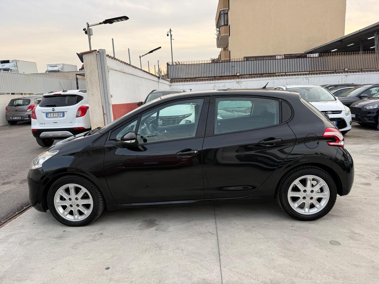 Peugeot 208 1.4 HDi 68 CV 5 porte Active