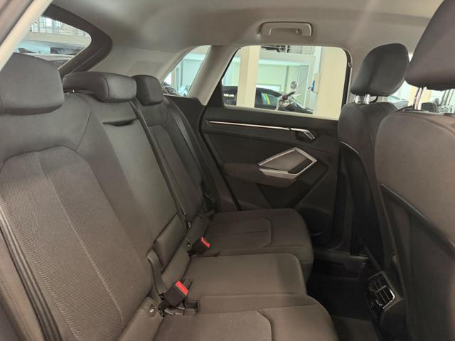 AUDI Q3 35 TFSI Business