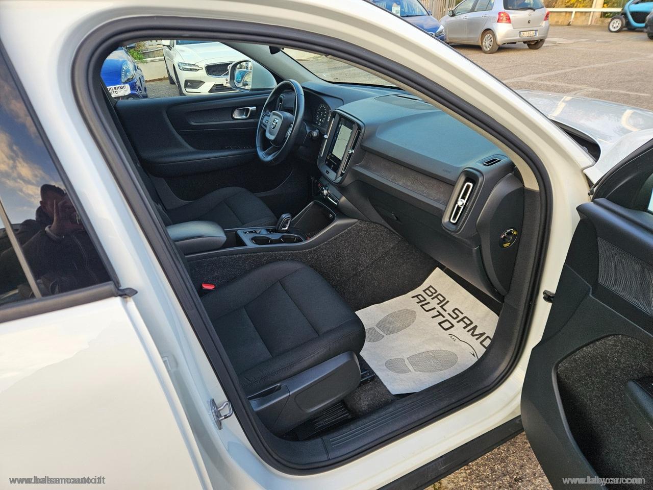VOLVO XC40 D3 AWD Geartronic Momentum