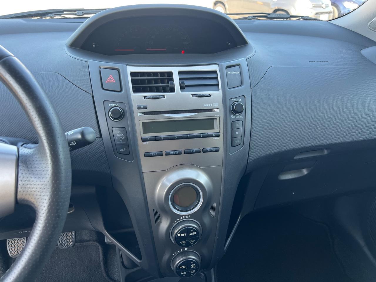 Toyota Yaris 1.3 5 porte Sol