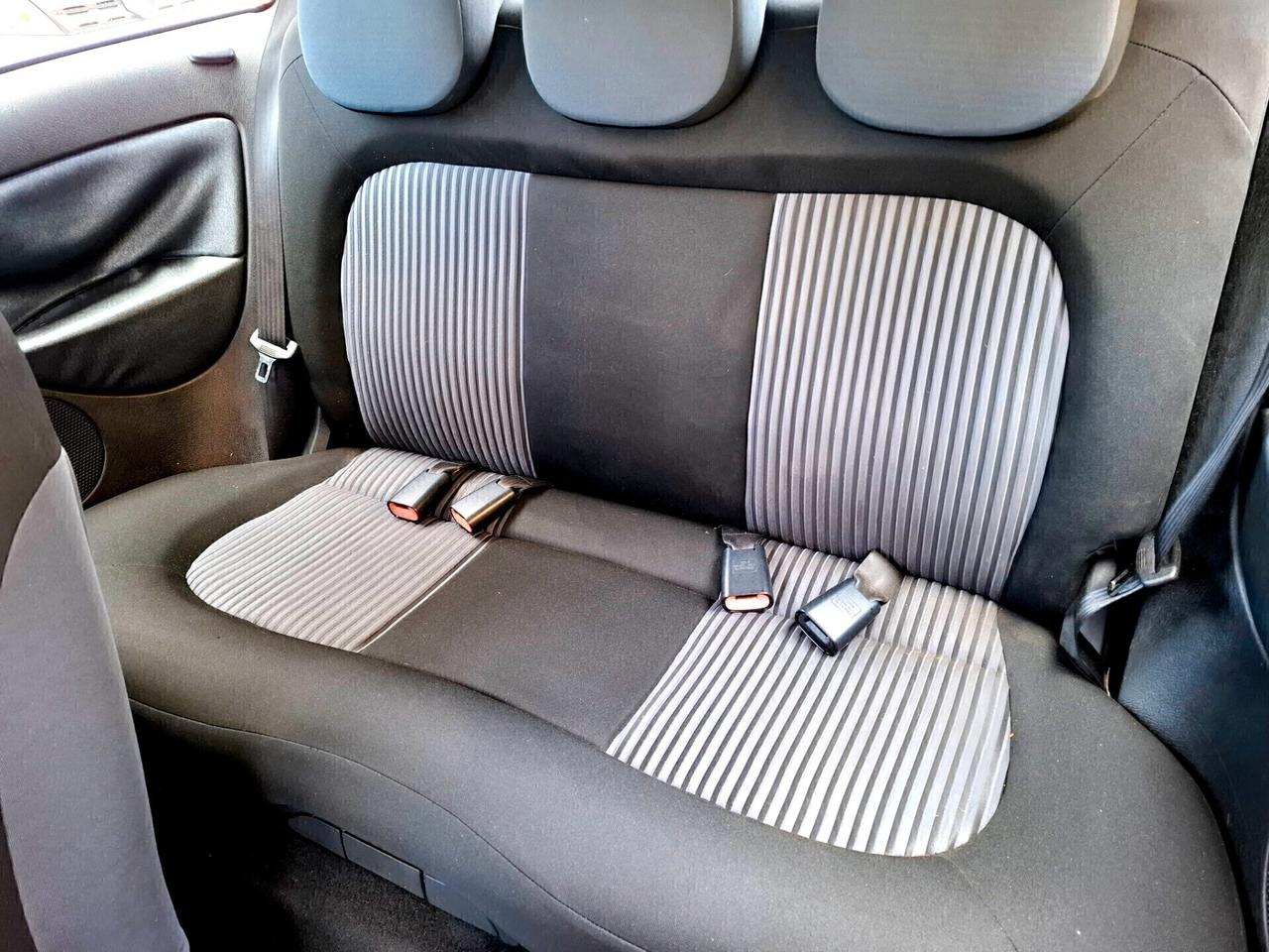 LANCIA YPSILON 1.3 MJT 75 CV neopatentati