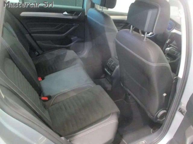 VOLKSWAGEN Passat Variant 2.0 tdi Executive 150cv dsg - GG861MW