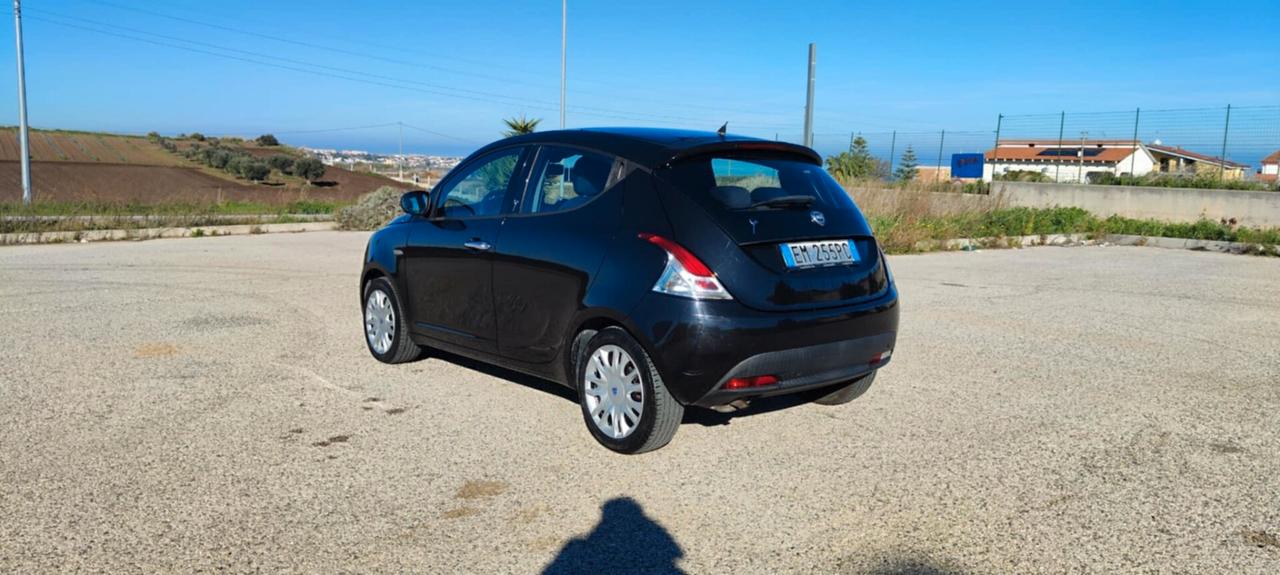 Lancia Ypsilon 1.2 69 CV 5 porte GPL Ecochic Platinum