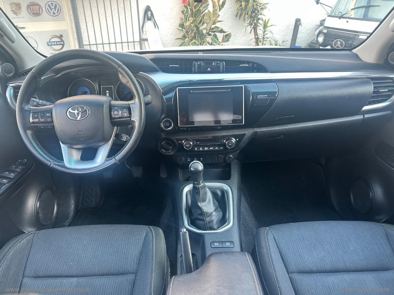 TOYOTA Hilux 2.4 D-4D 4WD 4p. DC Comfort