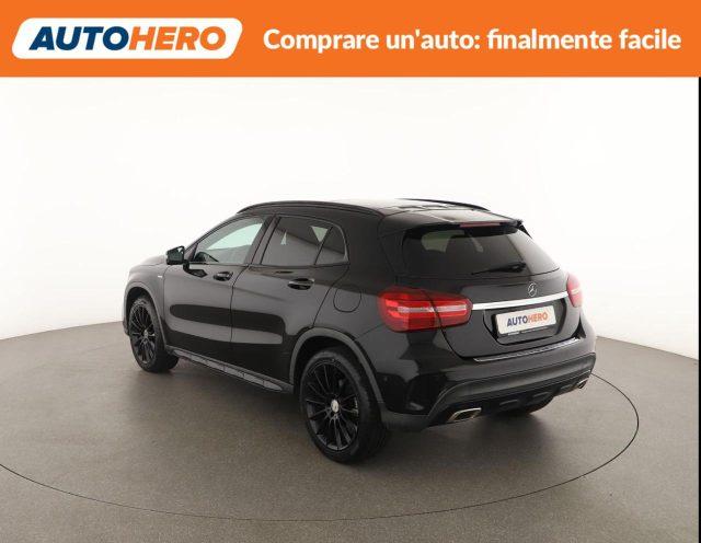 MERCEDES-BENZ GLA 200 Sport